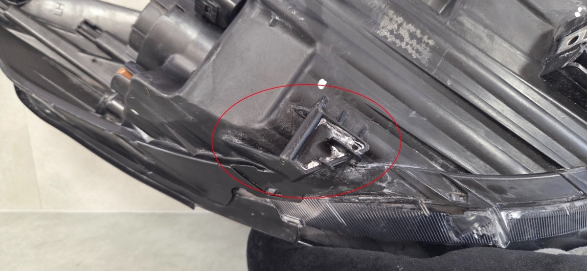 Prednji far HYUNDAI IX35 IX 35 halogen sa sočivom LH lijevi 09-13 92101-2Y