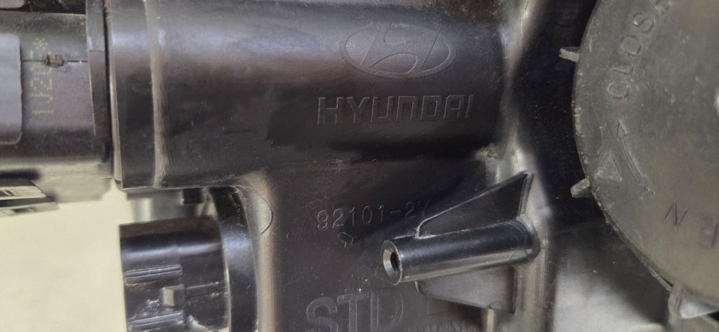 Prednji far HYUNDAI IX35 IX 35 halogen sa sočivom LH lijevi 09-13 92101-2Y