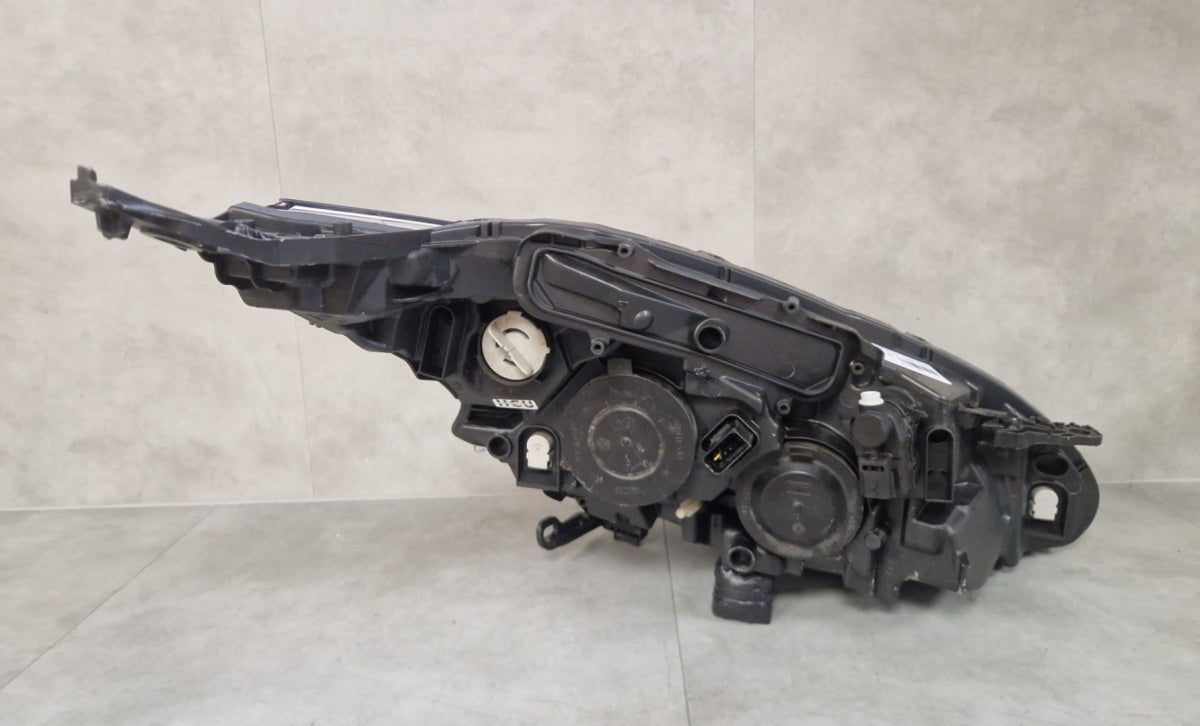 Prednji far PEUGEOT 208 I LIFT halogen sa sočivom + LED 15-19 LH lijevi 981005780