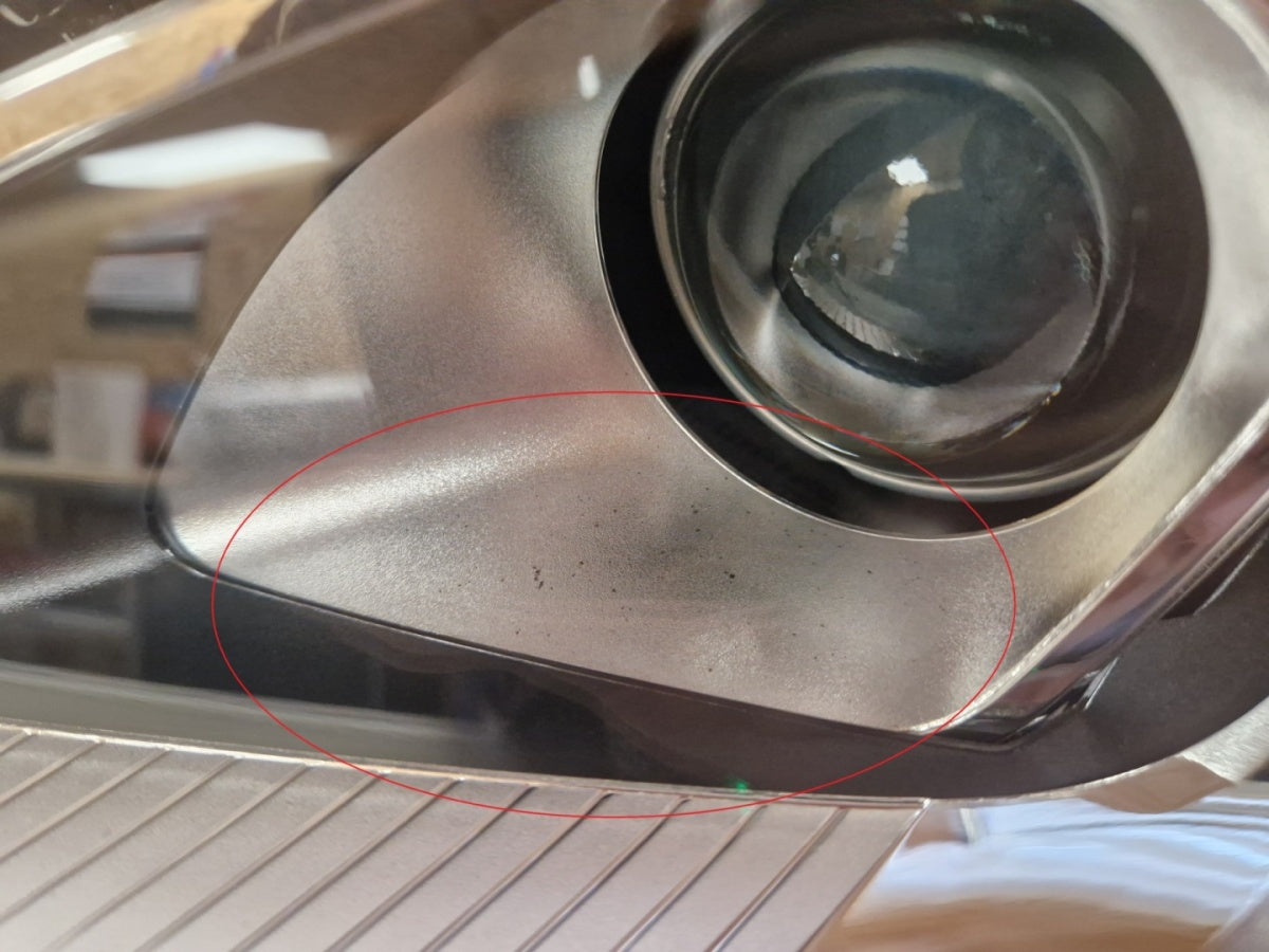 Prednji far PEUGEOT 208 I LIFT halogen sa sočivom + LED 15-19 LH lijevi 981005780