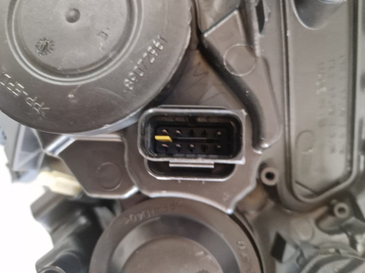 Prednji far PEUGEOT 208 I LIFT halogen sa sočivom + LED 15-19 LH lijevi 9810805780