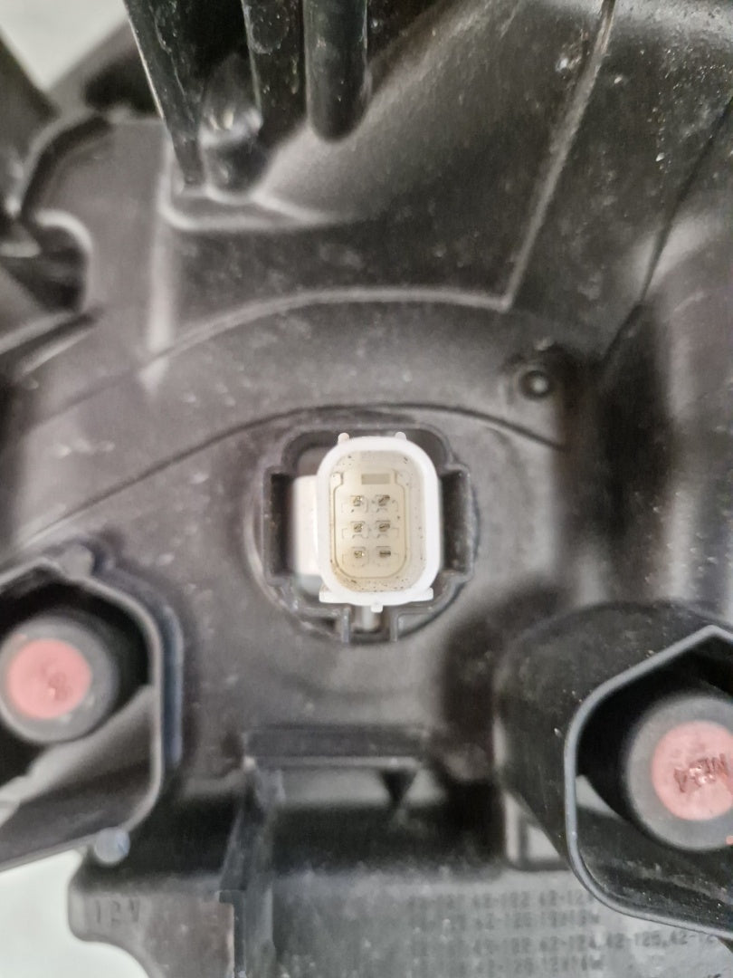 Prednji far TOYOTA BZ4X FULL LED 22- desni RH
