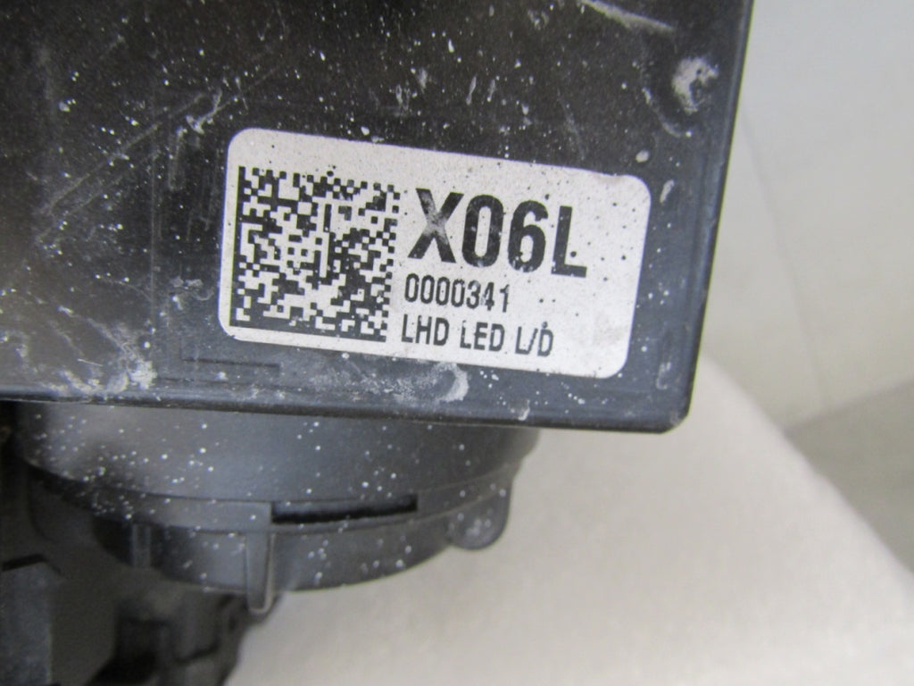 Prednji far HYUNDAI ELANTRA VI 6 halogen sa sočivom 15-18 LH