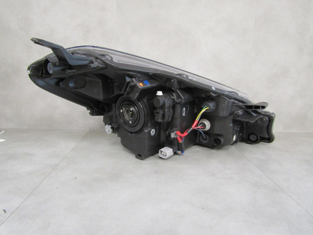 Prednji far TOYOTA YARIS 3 III LIFT halogen sa sočivom 14-17 LH
