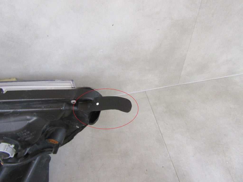 Prednji far MITSUBISHI ASX LIFT halogen sa sočivom LH lijevi 12-19