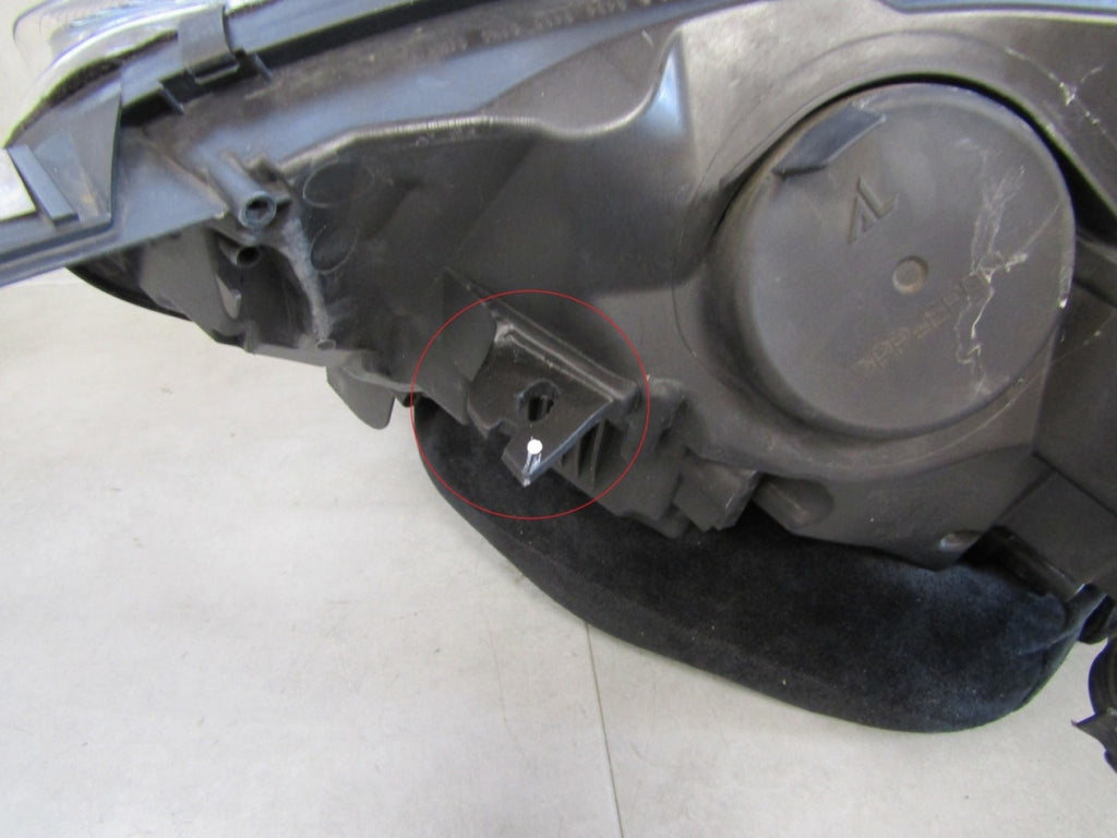 Prednji far RENAULT CAPTUR I 1 halogen sa sočivom RH 13-17 260106334R