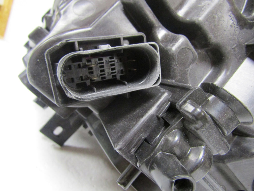 Prednji far MERCEDES B klasa W247 LIFT LED PERFORMANCE 22- RH A2479061004