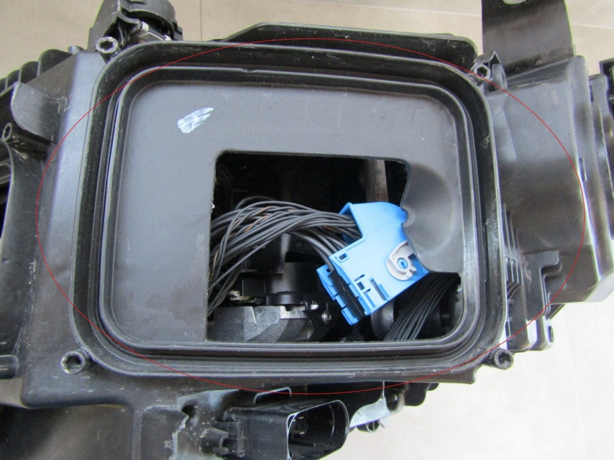 Prednji far MERCEDES GLC 2 W254 FULL LED DIGITAL LIGHT 22- RH desni A2549062402