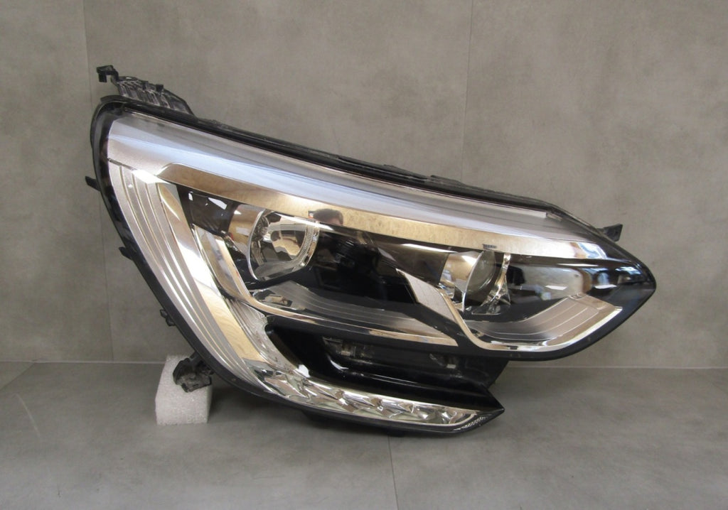 Prednji far RENAULT MEGANE IV 4 halogen sa sočivom Z LED 16-20 RH desni 260102357R