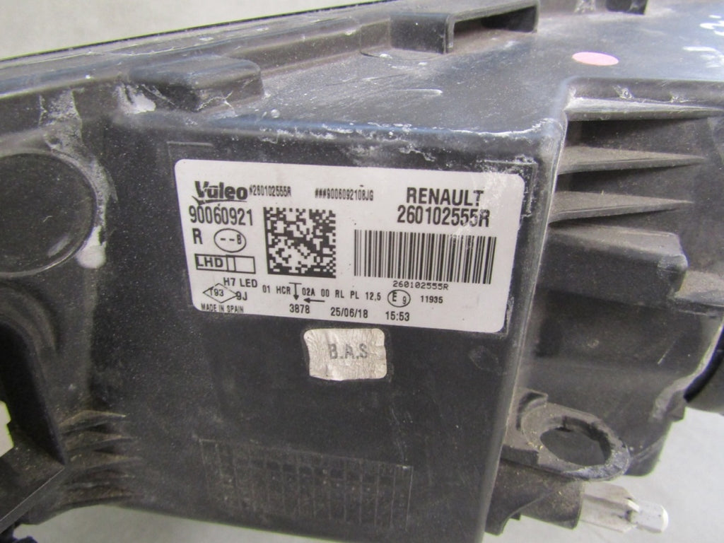 Prednji far RENAULT MEGANE IV 4 halogen sa sočivom Z LED 16-20 RH desni 260102357R