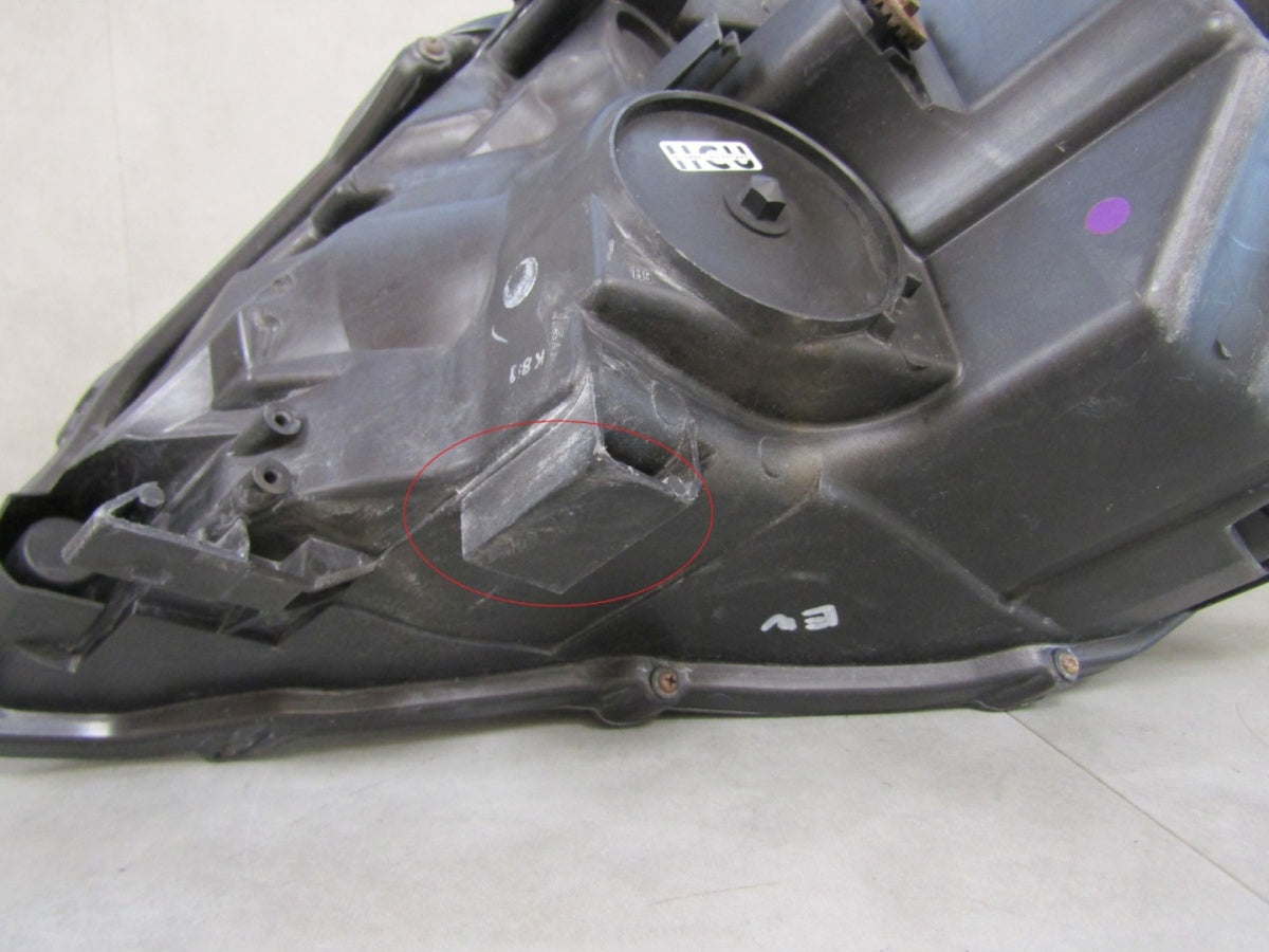Prednji far TOYOTA AVENSIS T27 LIFT 11-15 xenon zakretni RH desni 10000-17687