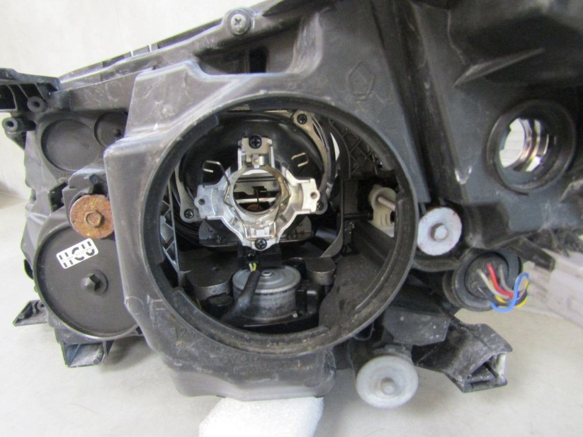 Prednji far TOYOTA AVENSIS T27 LIFT 11-15 xenon zakretni RH desni 10000-17687