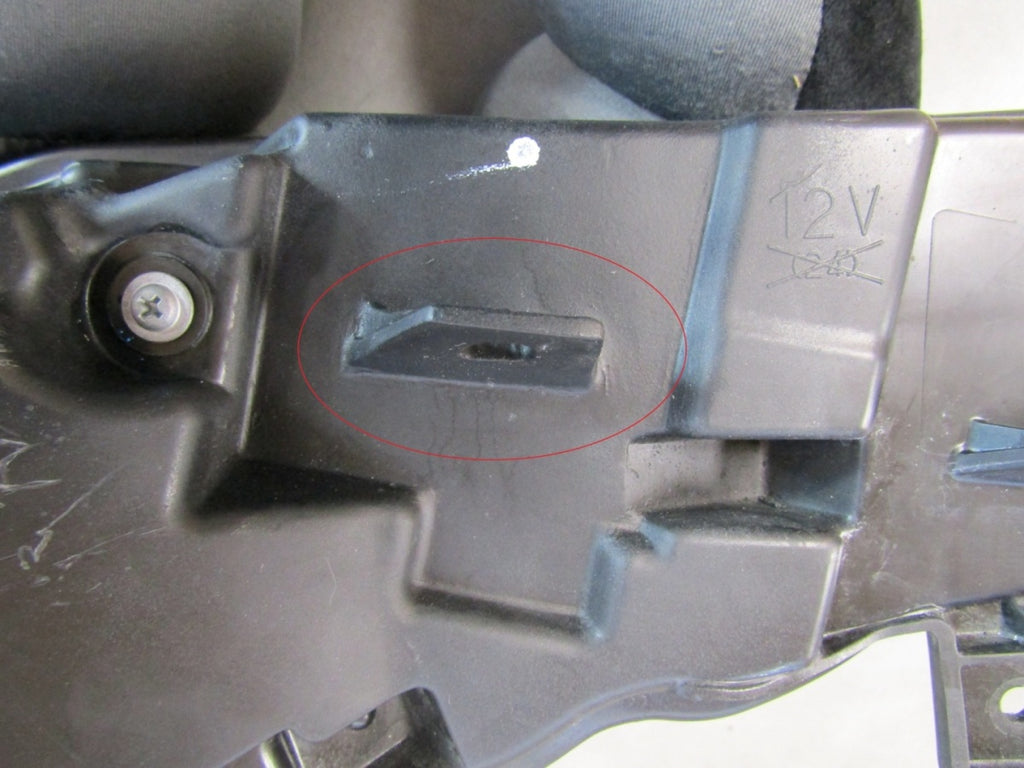 Prednji far NISSAN ARIYA DRL LED RH desni W5752 20-