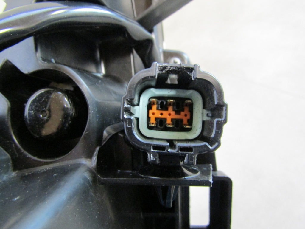 Prednji far NISSAN ARIYA DRL LED RH desni W5752 20-