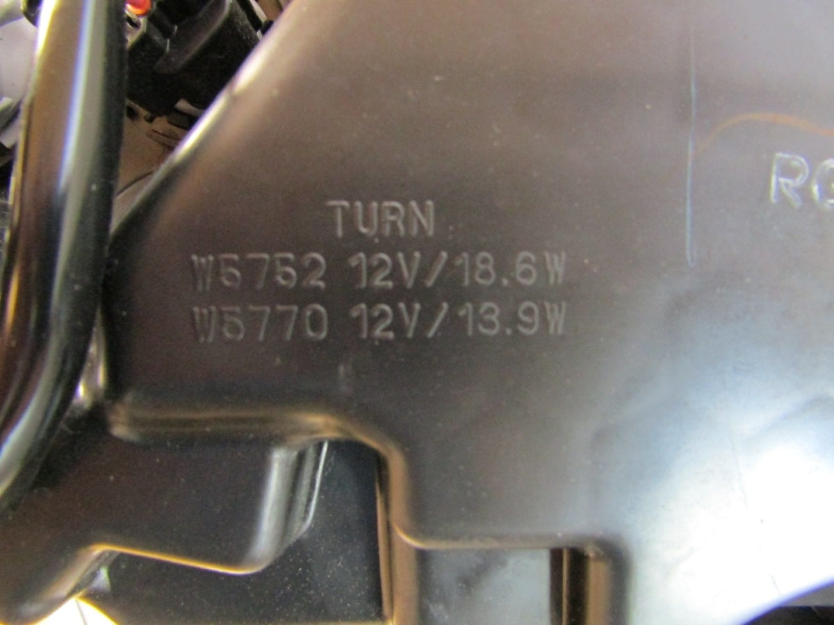 Prednji far NISSAN ARIYA DRL LED RH desni W5752 20-