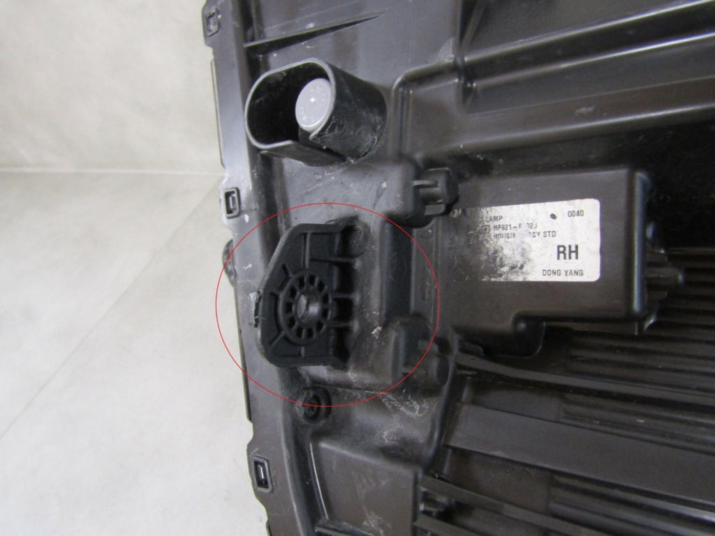 Prednji far HYUNDAI KONA 2 II LED 22- RH desni 92102HF000
