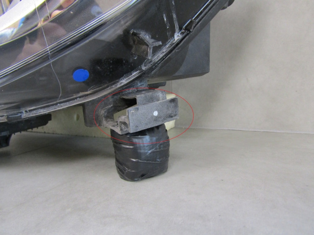 Prednji far MERCEDES CLA W117 xenon nezakretni 13-16 LH A1179065100