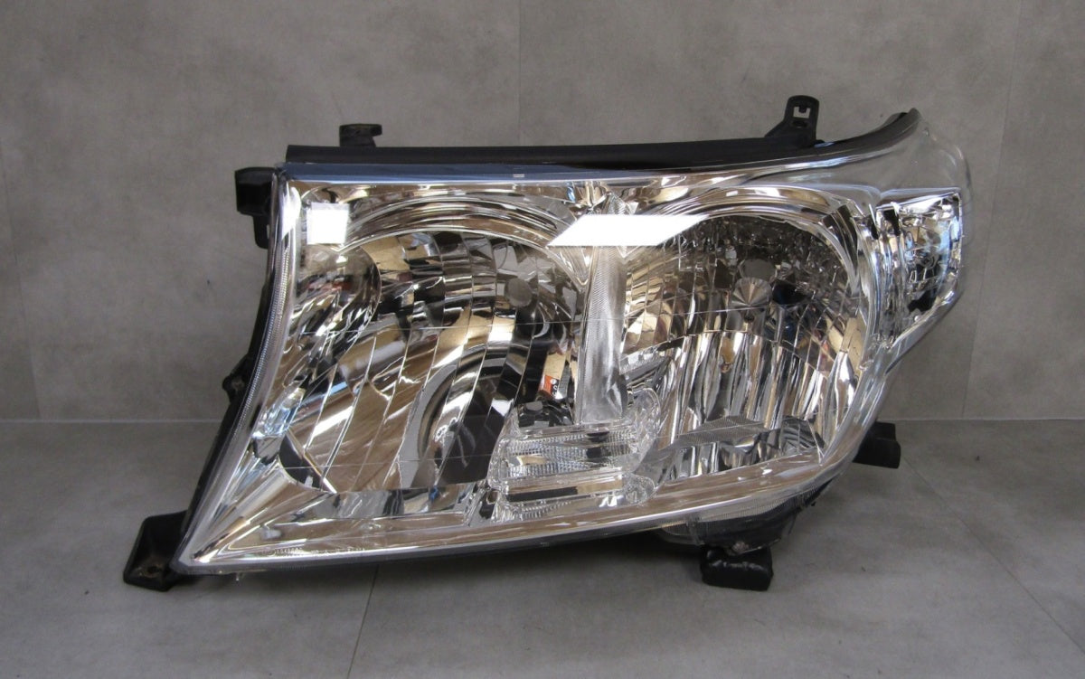 Prednji far TOYOTA LAND CRUISER J200 halogen LH lijevi 07-15