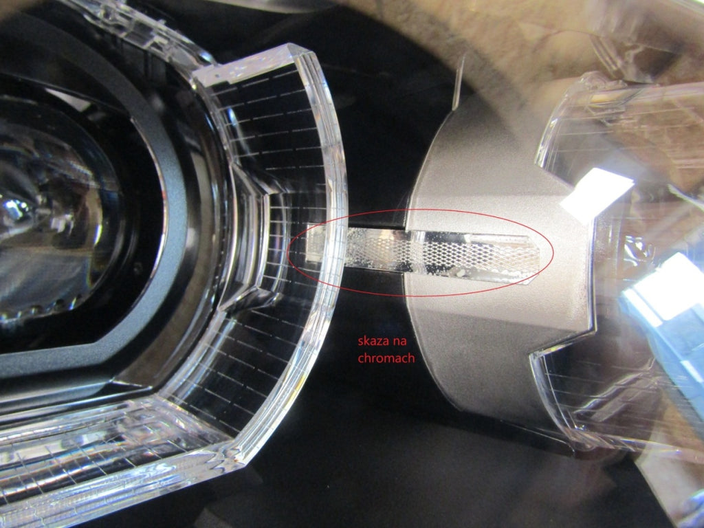 Prednji far BMW X1 F48 LED 15-19 RH desni 7472220