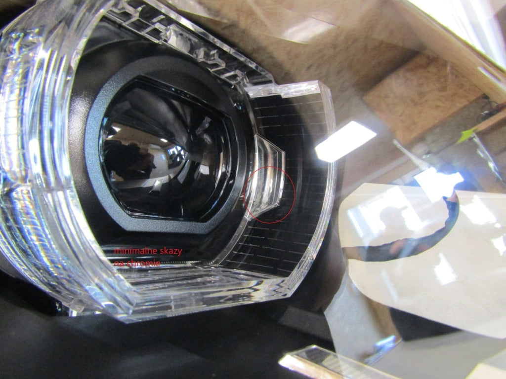 Prednji far BMW X1 F48 LED 15-19 RH desni 7472220