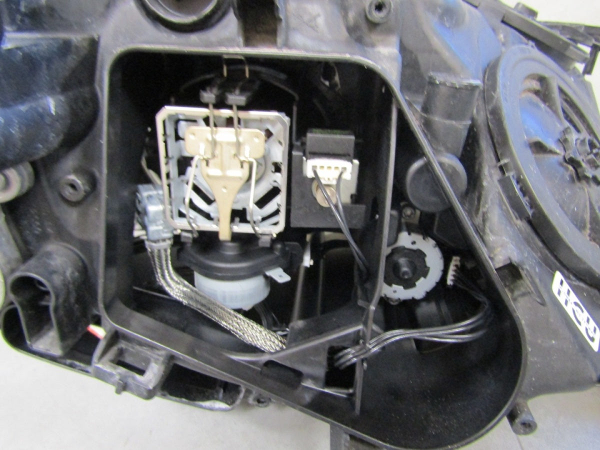 Prednji far BMW 7 F01 F02 xenon zakretni 08-12 LH lijevi 7182149