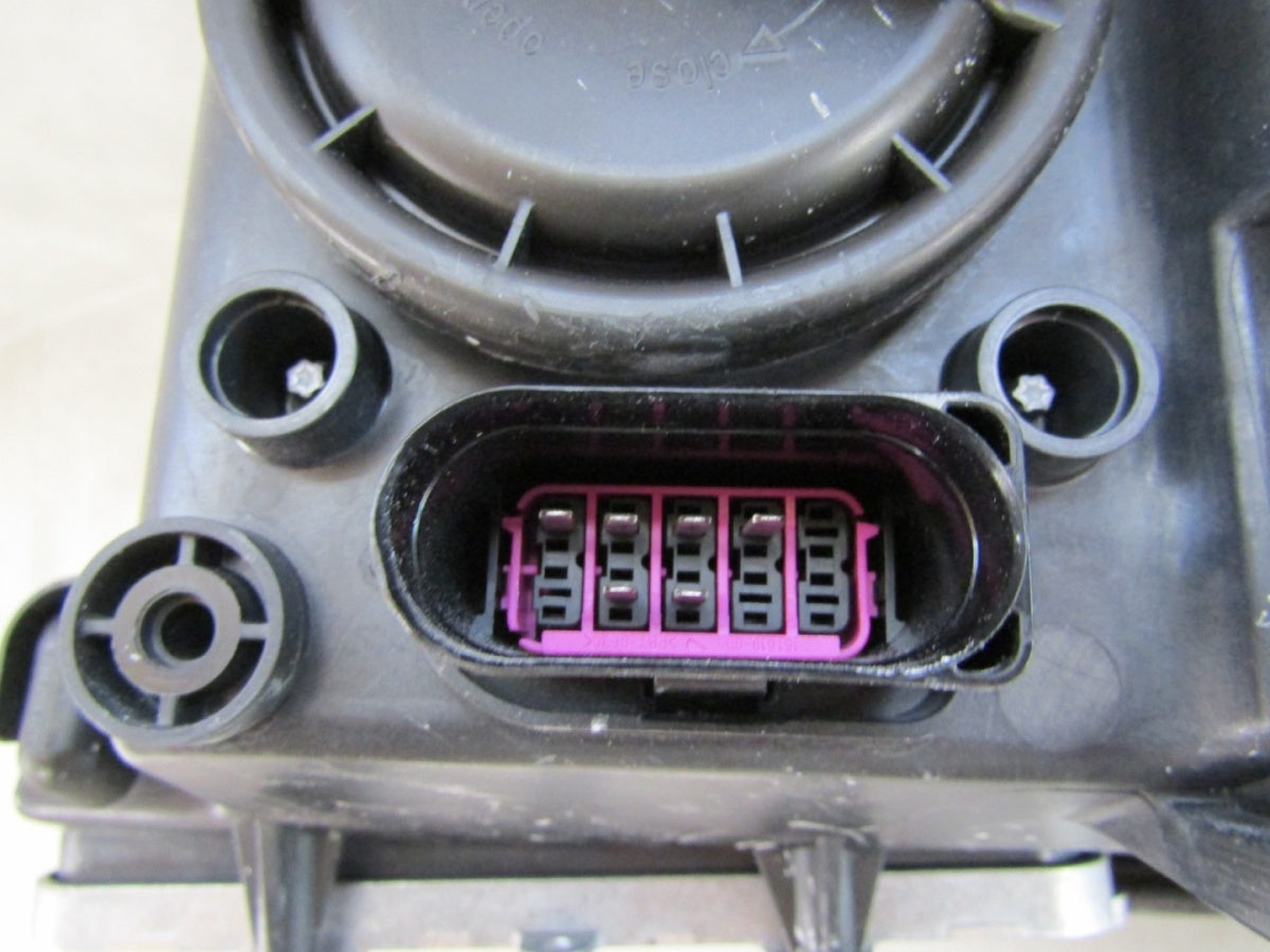 Prednji far SETRA FULL LED HIGH PERFORMANCE 23- RH desni A00054C6254