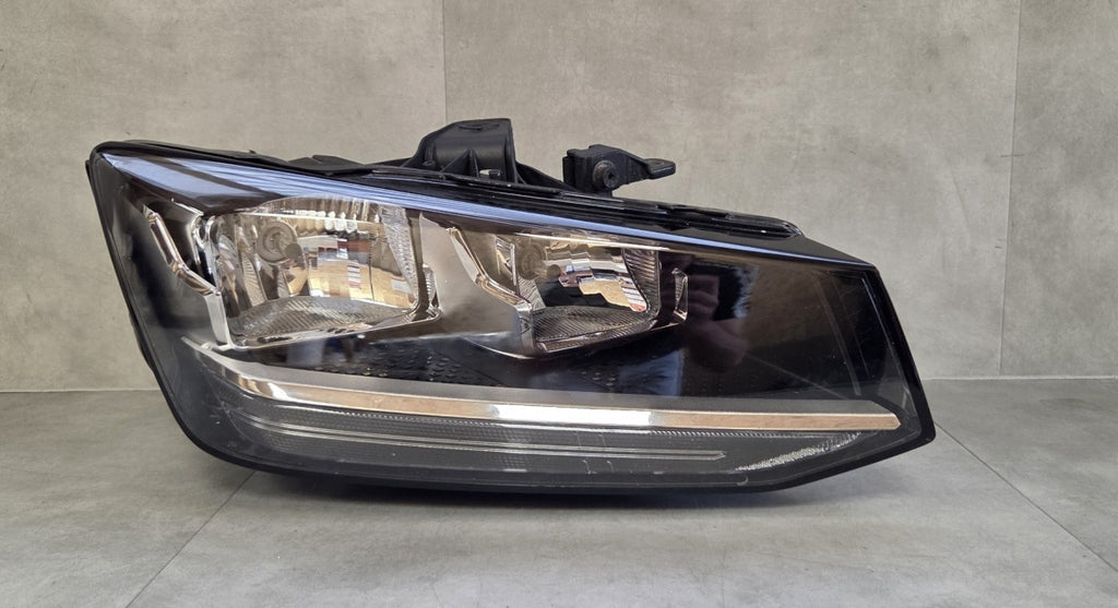 Prednji far AUDI Q2 halogen desni RH 16-20
