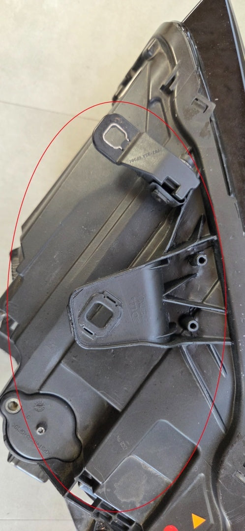Prednji far AUDI Q2 halogen desni RH 16-20
