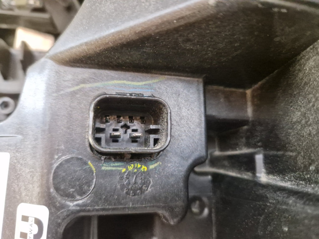 Prednji far BMW X5 G05 X6 G06 LASER 18-23 desni RH 5A27998-01