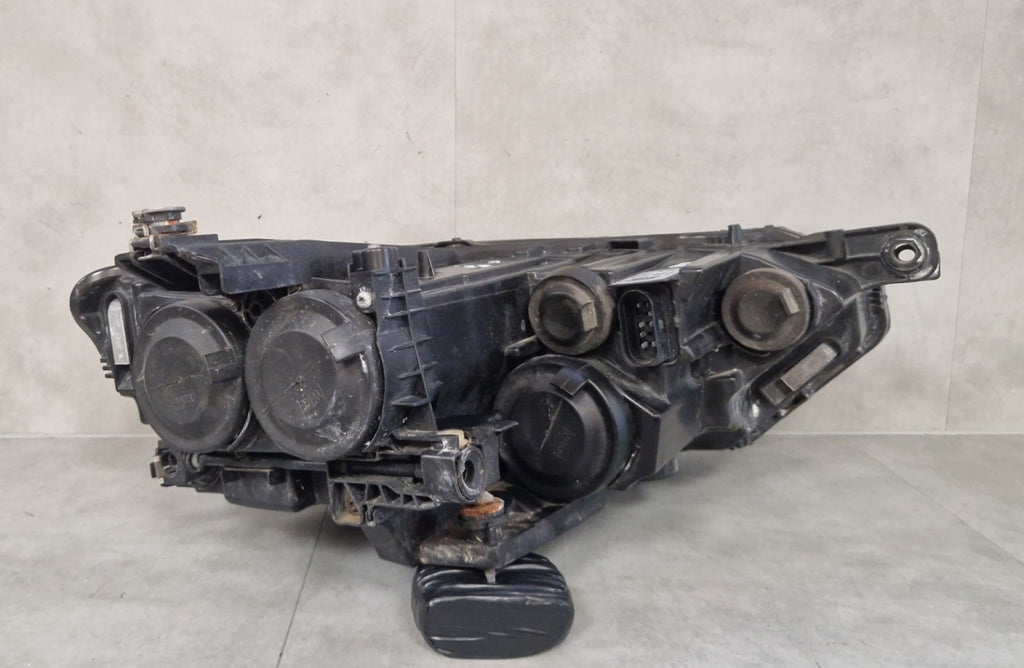 Prednji far VOLKSWAGEN PASSAT B8 halogen lijevi LH 14-19 3G1941005B