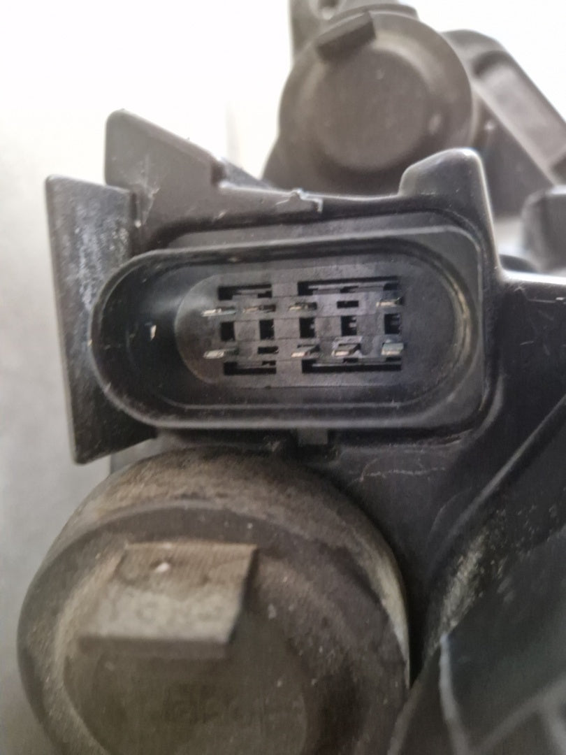 Prednji far VOLKSWAGEN PASSAT B8 halogen lijevi LH 14-19 3G1941005B