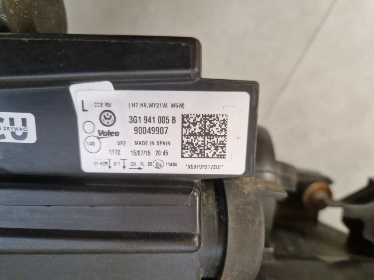 Prednji far VOLKSWAGEN PASSAT B8 halogen lijevi LH 14-19 3G1941005B