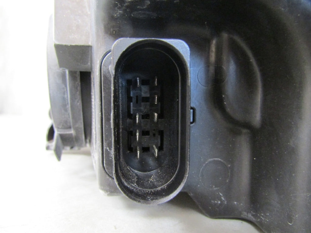 Prednji far VOLKSWAGEN POLO V 6R halogen RH desni 6R1941016E