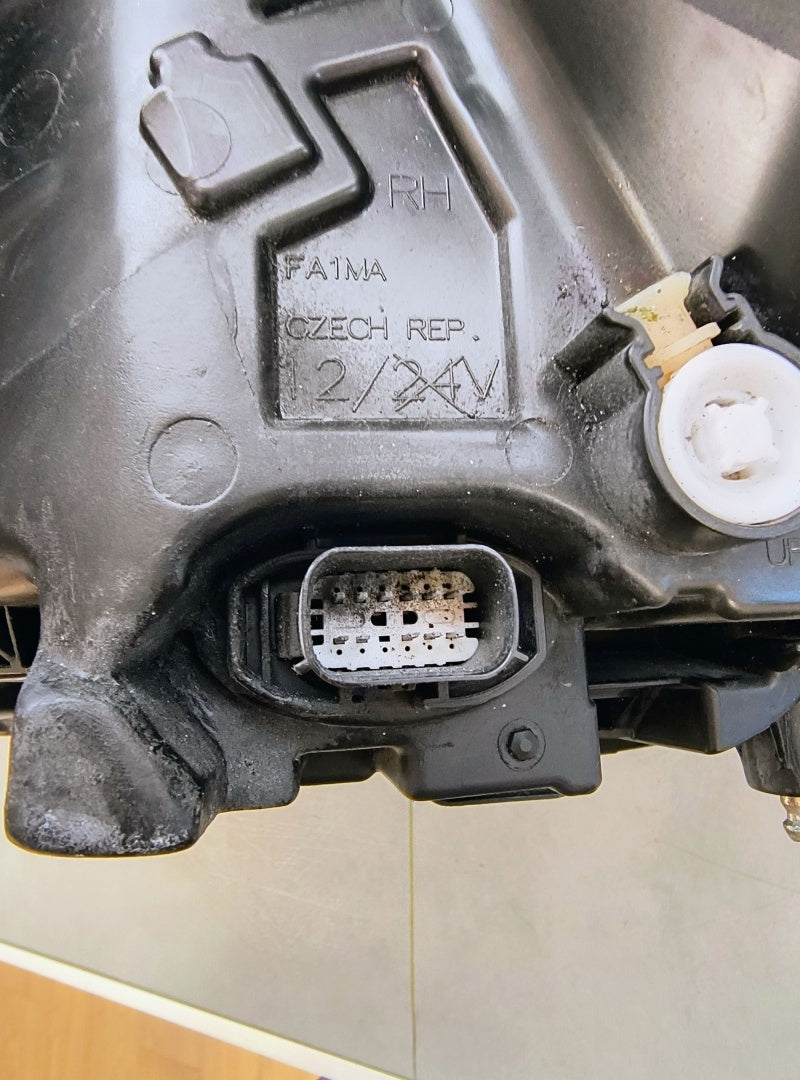 Prednji far FORD FOCUS MK4 IV LIFT LED desni RH 22- RH NX7B-13E014-CD
