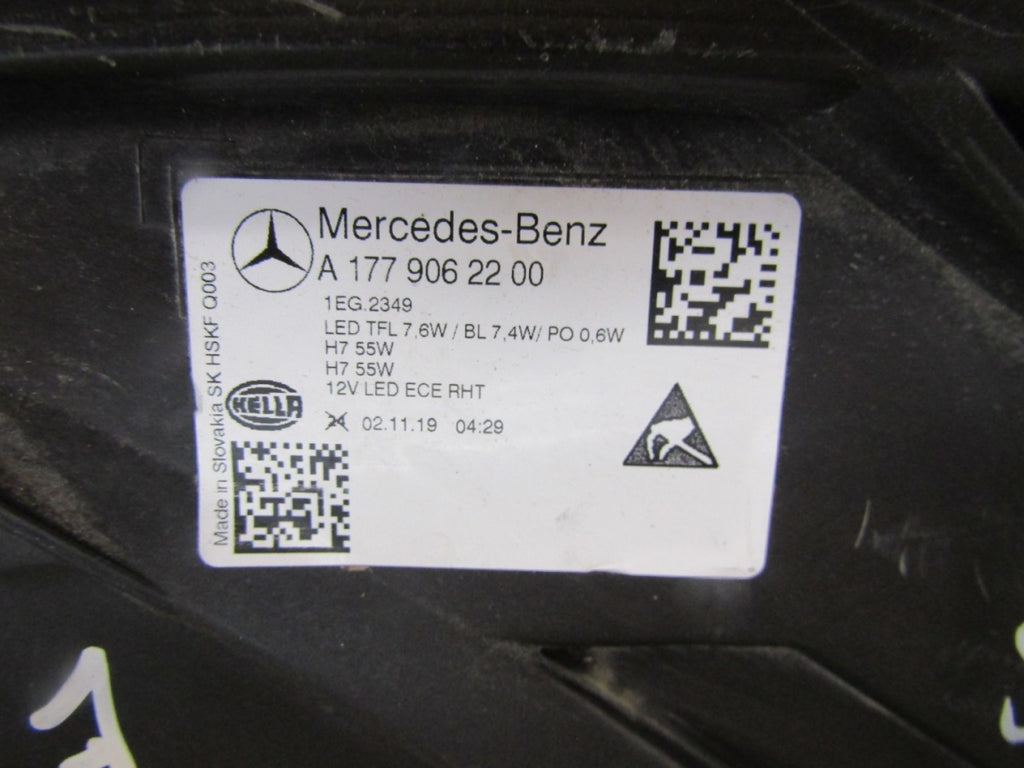 Prednji far MERCEDES A klasa 177 W177 halogen 18-22 RH desni A1779062200