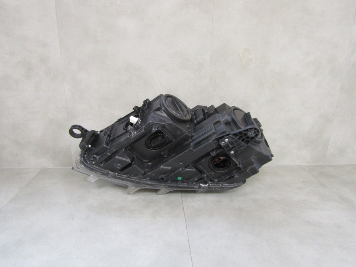 Prednji far SKODA OCTAVIA 3 III xenon zakretni 12-16 RH desni 5E1941016B