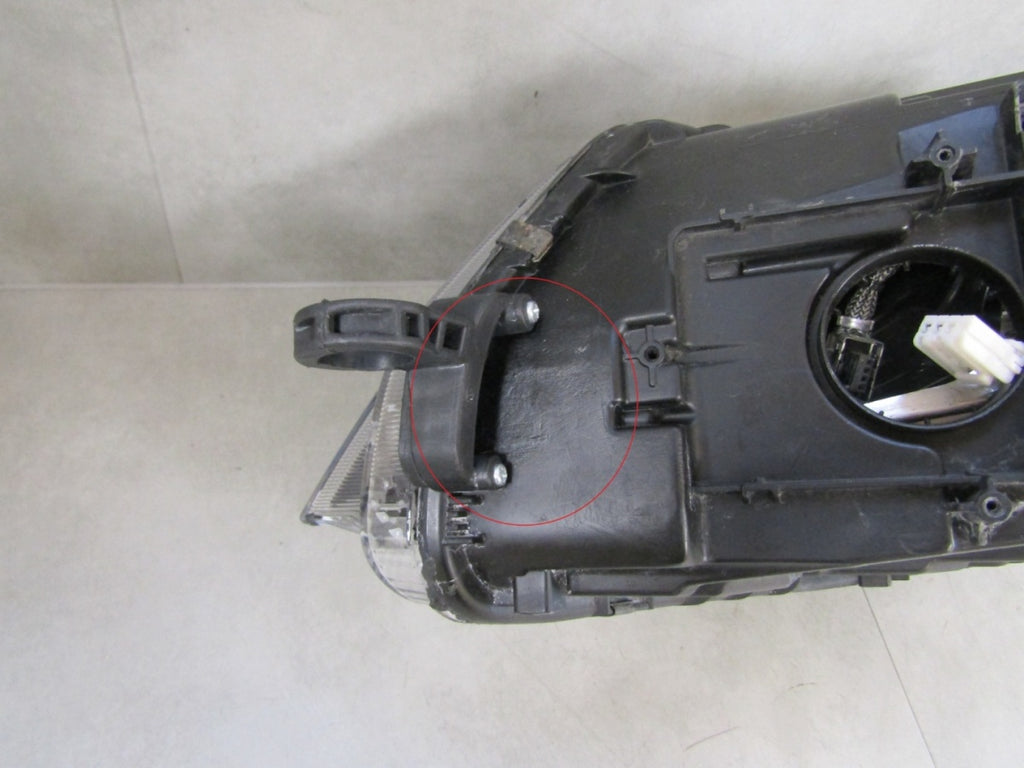 Prednji far SKODA OCTAVIA 3 III xenon zakretni 12-16 RH desni 5E1941016B