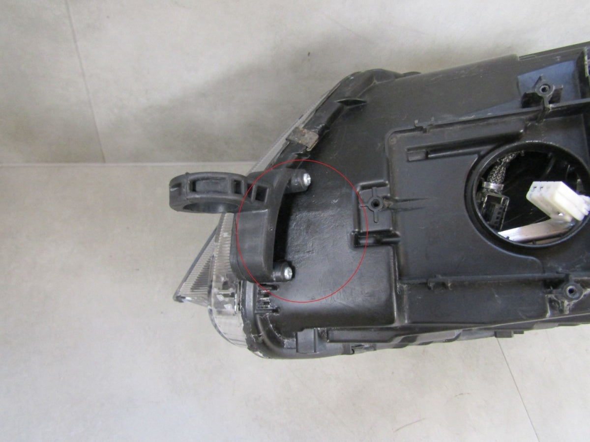Prednji far SKODA OCTAVIA 3 III xenon zakretni 12-16 RH desni 5E1941016B