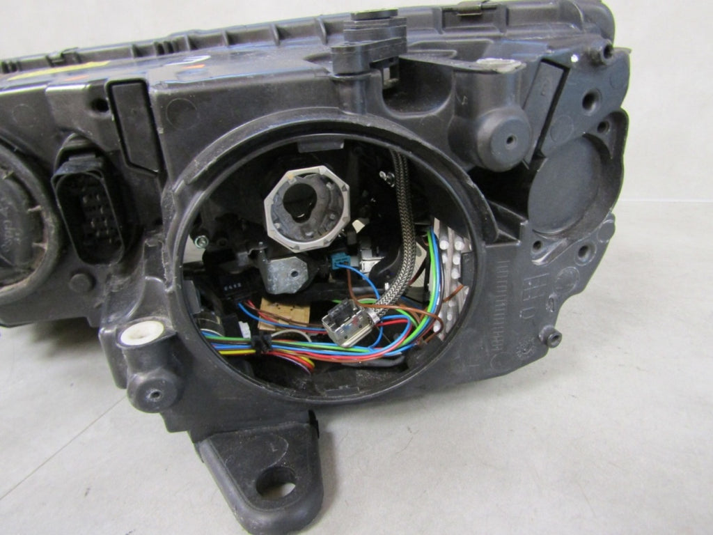 Prednji far SKODA OCTAVIA 3 III xenon zakretni 12-16 RH desni 5E1941016B
