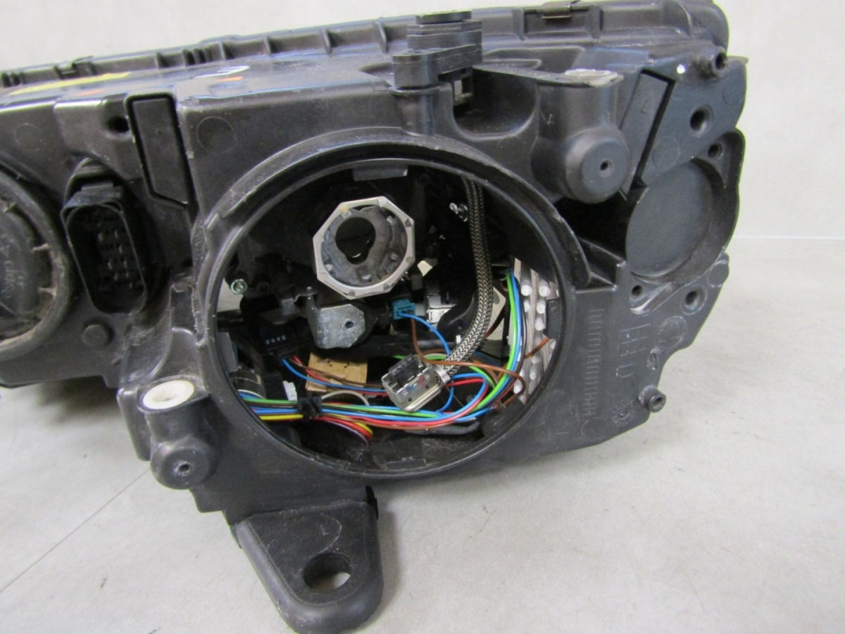 Prednji far SKODA OCTAVIA 3 III xenon zakretni 12-16 RH desni 5E1941016B