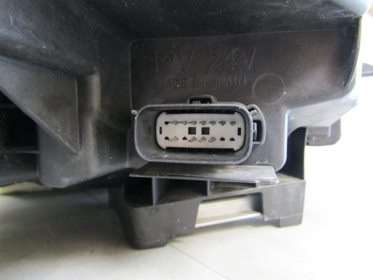 Prednji far Ford Kuga MK3 LED 19-24 LH lijevi LV4B 13E015 FC