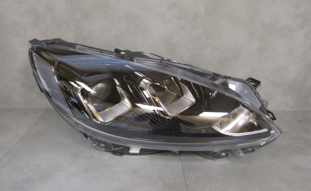 Prednji far FORD KUGA MK3 halogen sa sočivom RH desni 19-24 LV4B-13W029-AF
