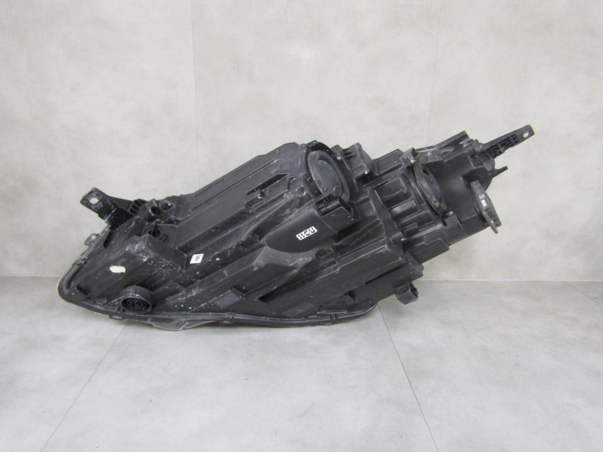 Prednji far FORD KUGA MK3 halogen sa sočivom RH desni 19-24 LV4B-13W029-AF
