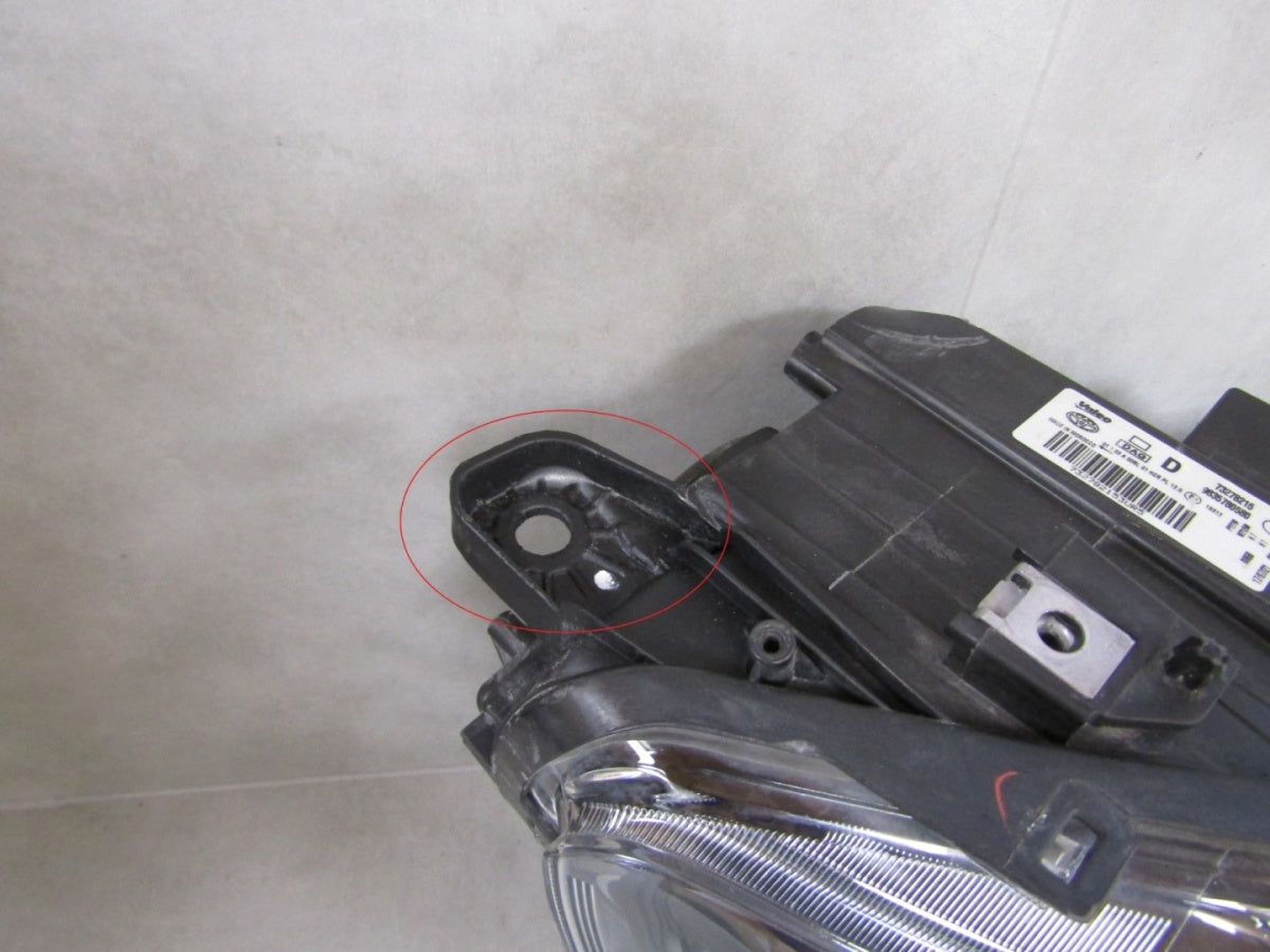 Prednji far TOYOTA PROACE CITY halogen RH PRAWA19- 9835780580