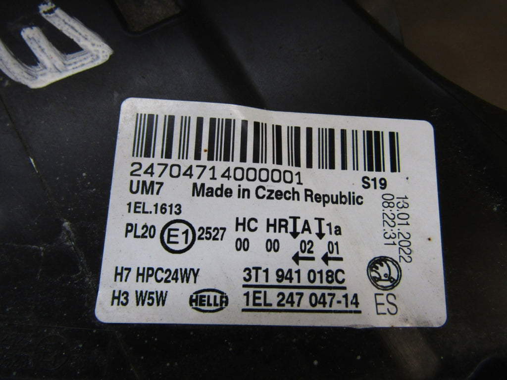 Prednji far SKODA SUPERB II 2 halogen sa sočivom 08-13 RH 3T1941018C