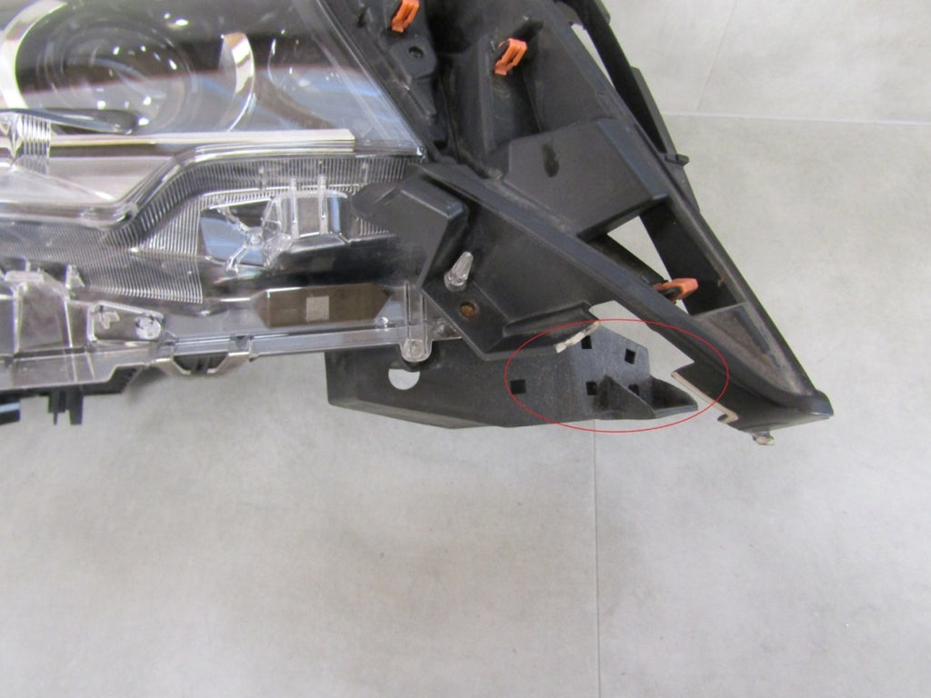 Prednji far TOYOTA LAND CRUISER J150 LIFT LED 18-22 RH desni
