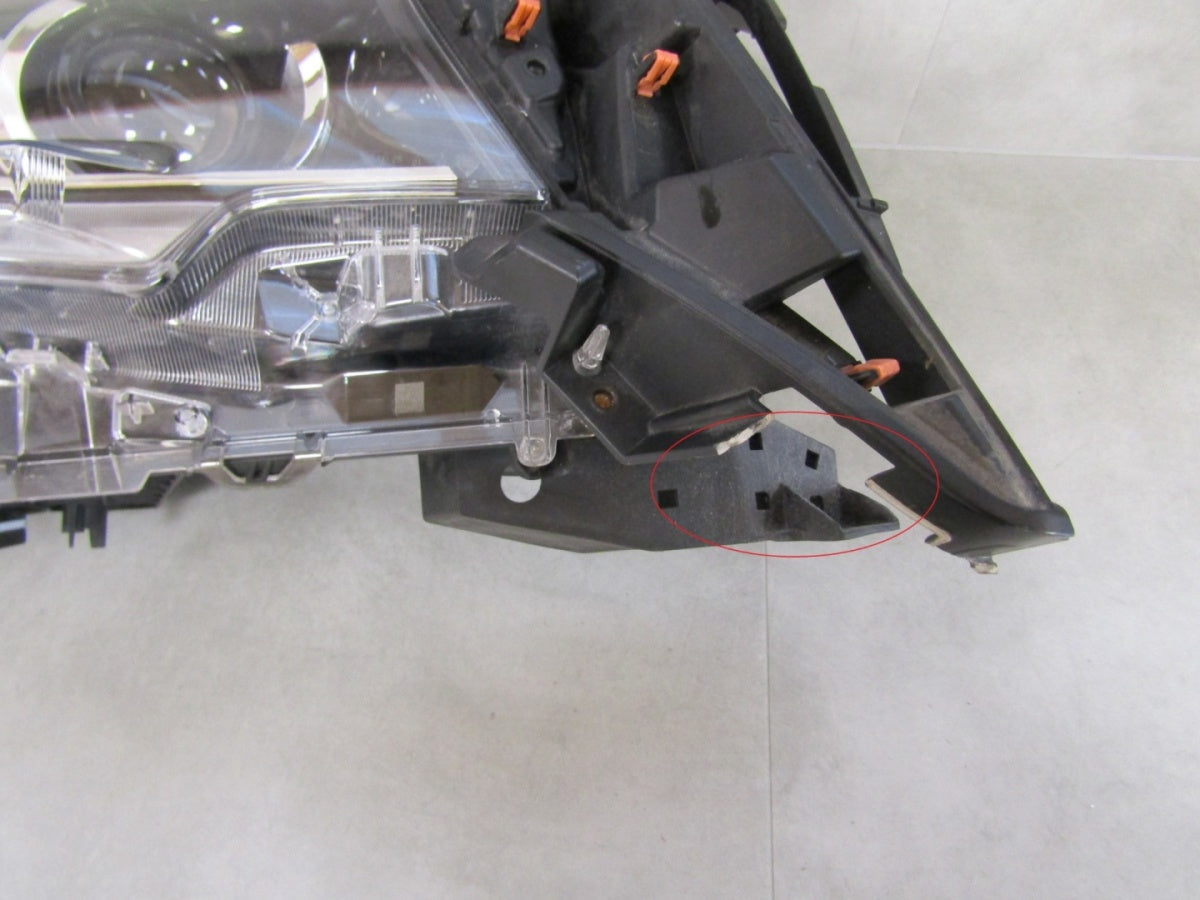 Prednji far TOYOTA LAND CRUISER J150 LIFT LED 18-22 RH desni