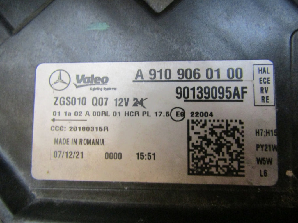 Prednji far MERCEDES SPRINTER W910 W907 halogen 18- RH A9109060100