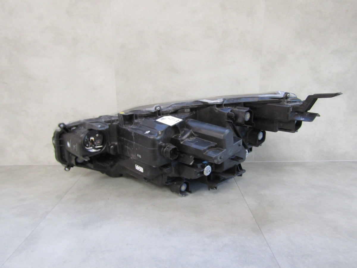 Prednji far TOYOTA YARIS CROSS FULL LED 20- RH