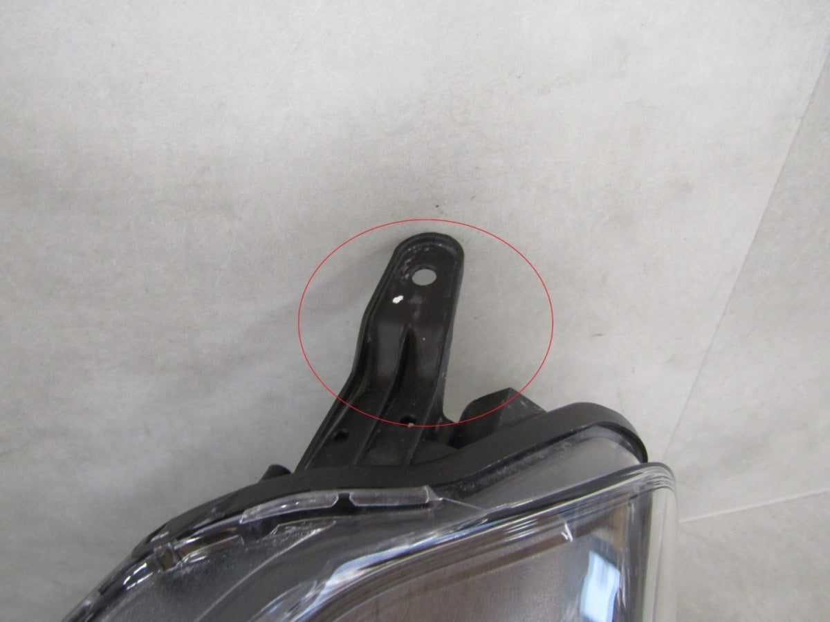 Prednji far TOYOTA YARIS 3 III LIFT halogen sa sočivom 14-17 LH